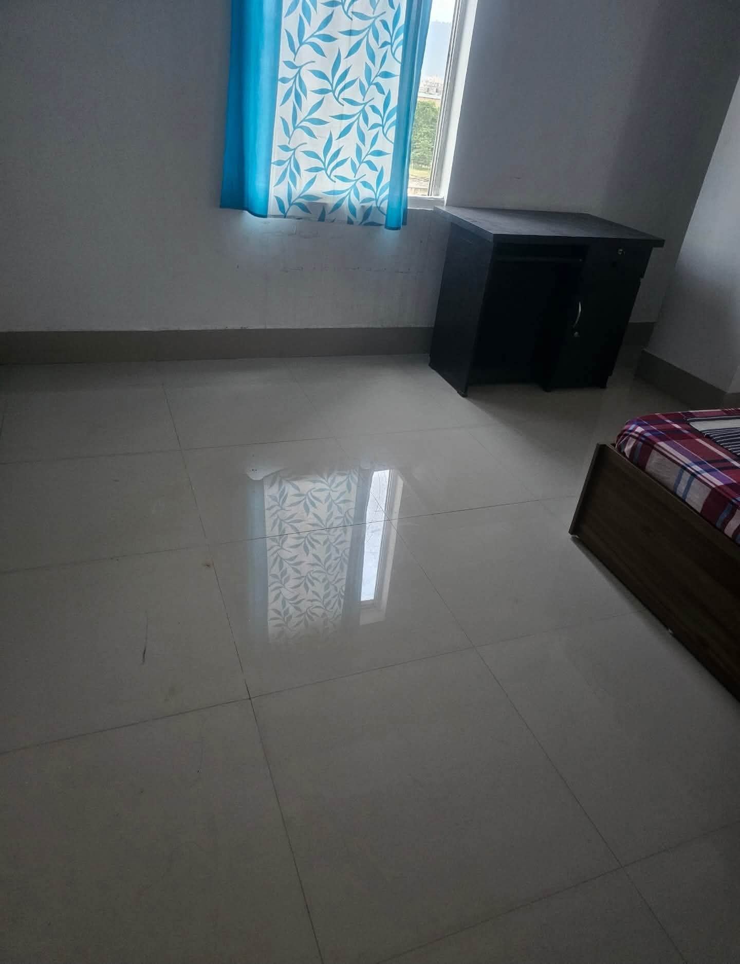 Single room available for rent